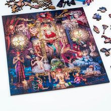 Lade das Bild in den Galerie-Viewer, DAVICI Exklusive Holzpuzzle - Oracle - Party - 300 Teile - Geschenkbox mit Magnetverschluss