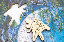 Lade das Bild in den Galerie-Viewer, DAVICI Exklusive Holzpuzzle - Mondlicht - 250 Teile - Geschenkbox mit Magnetverschluss