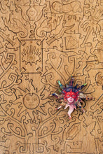 Lade das Bild in den Galerie-Viewer, DAVICI Exklusive Holzpuzzle - Oracle - Party - 300 Teile - Geschenkbox mit Magnetverschluss