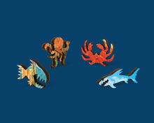 Lade das Bild in den Galerie-Viewer, DAVICI Exklusive Holzpuzzle - Rote Garnele - 165 Teile - Geschenkbox mit Magnetverschluss